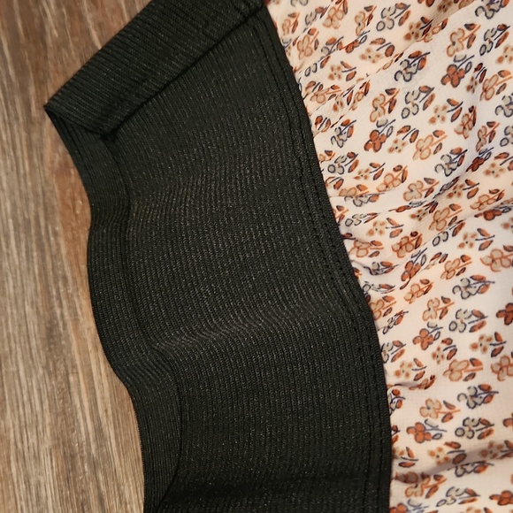 Deb Knee-Length Floral Skirt - Size 1XL - Picture 5 of 7